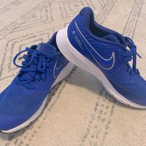 Brand new Nike star runner boys sneaker